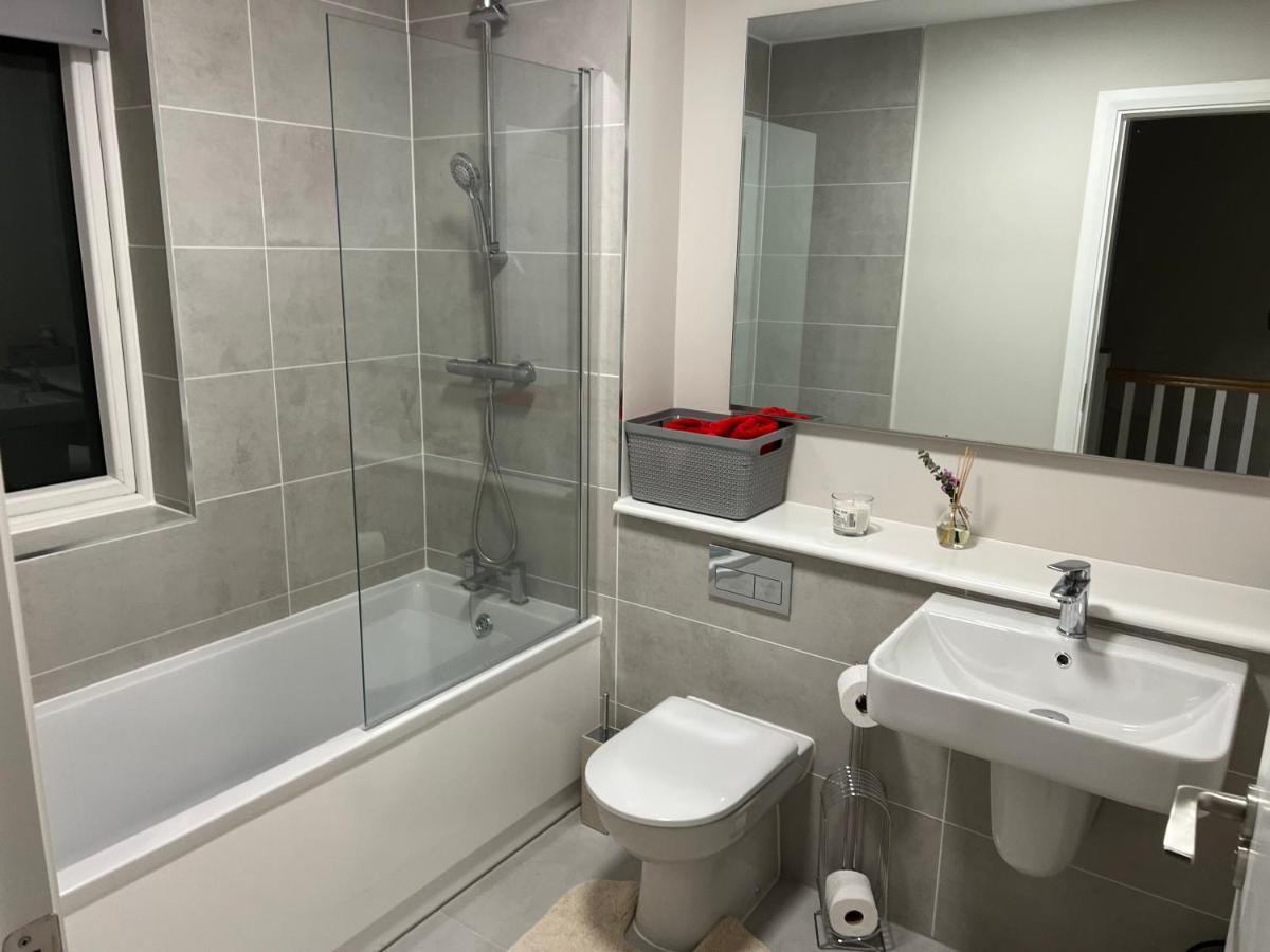 3 Bed Rooms Vip Family House دبلن المظهر الخارجي الصورة